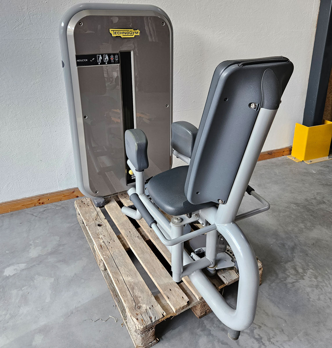 TechnoGym 12 Kraftgeräte im Set, Element Line Serie, Kraftgerätepark Fitnessstudio, gebraucht - überholter Zustand