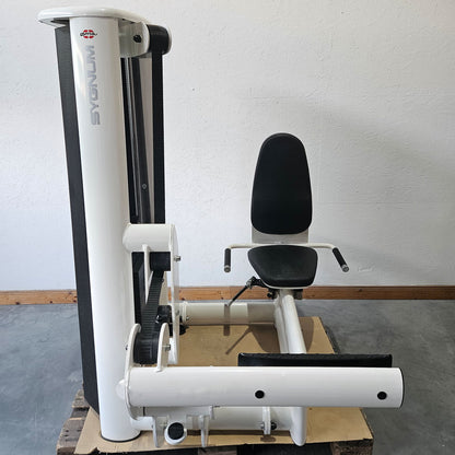 Gym80 Wadenpresse sitzend Sygnum 3027, Wadenmaschine, Calf Press, Rahmenfarbe Weiß, gebraucht - überholter Zustand