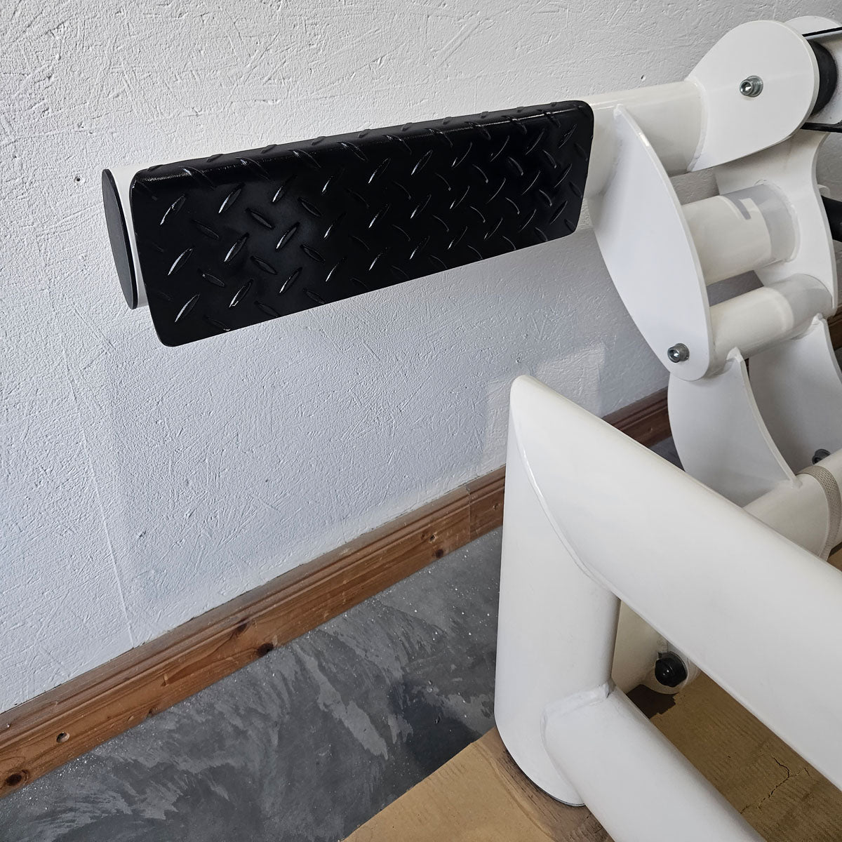 Gym80 Wadenpresse sitzend Sygnum 3027, Wadenmaschine, Calf Press, Rahmenfarbe Weiß, gebraucht - überholter Zustand