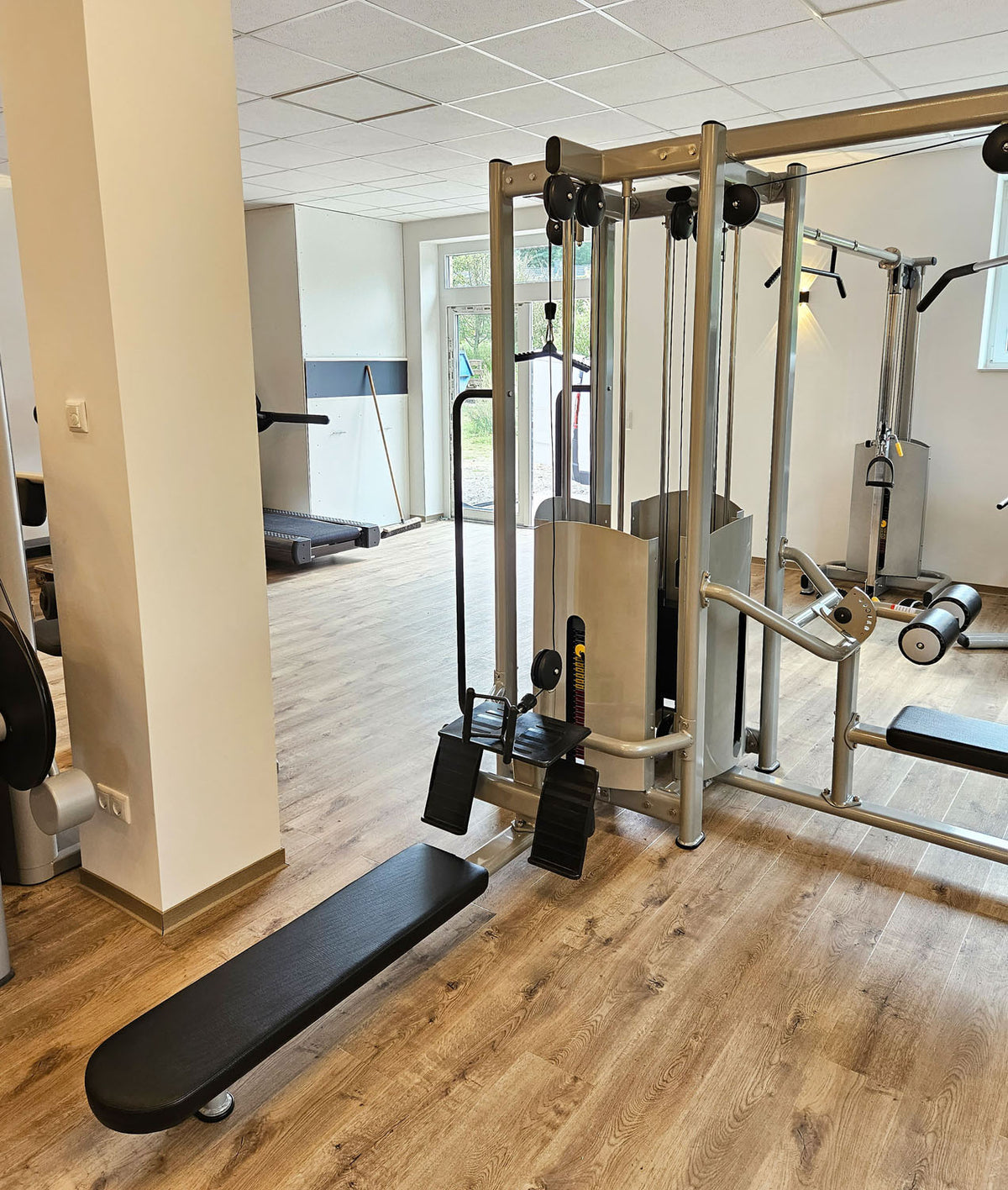 DankSport 5 Stationenturm, 5 Stack Multi Station Tower, 1x Latzug, 1x Rudern, 1x Seilzug von Oben, 2x Kabelzug höhenverstellbar = Cable Crossover - 120 und 100kg Gewichtsblöcke - Silber und Schwarz - NEU