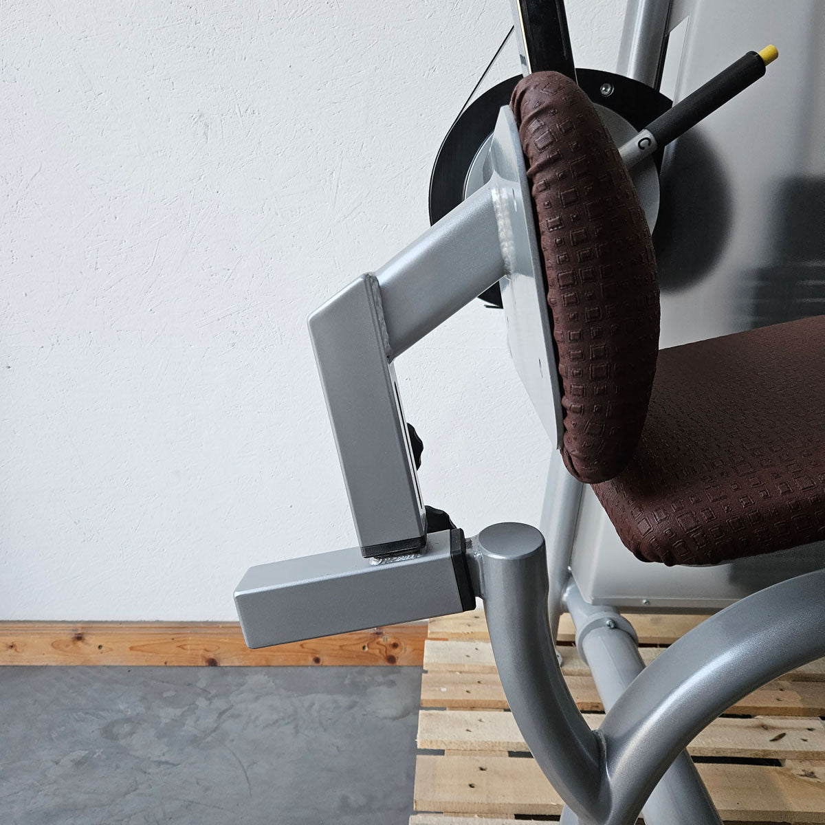 Proxowell bzw Proxomed Rückenflexion, Bauchmaschine, Rückenbeuger, Abdominal Crunch, 100kg Gewichtsblock, Compass bzw C-Well Serie, Rahmenfarbe Silber, gebraucht - überholter Zustand