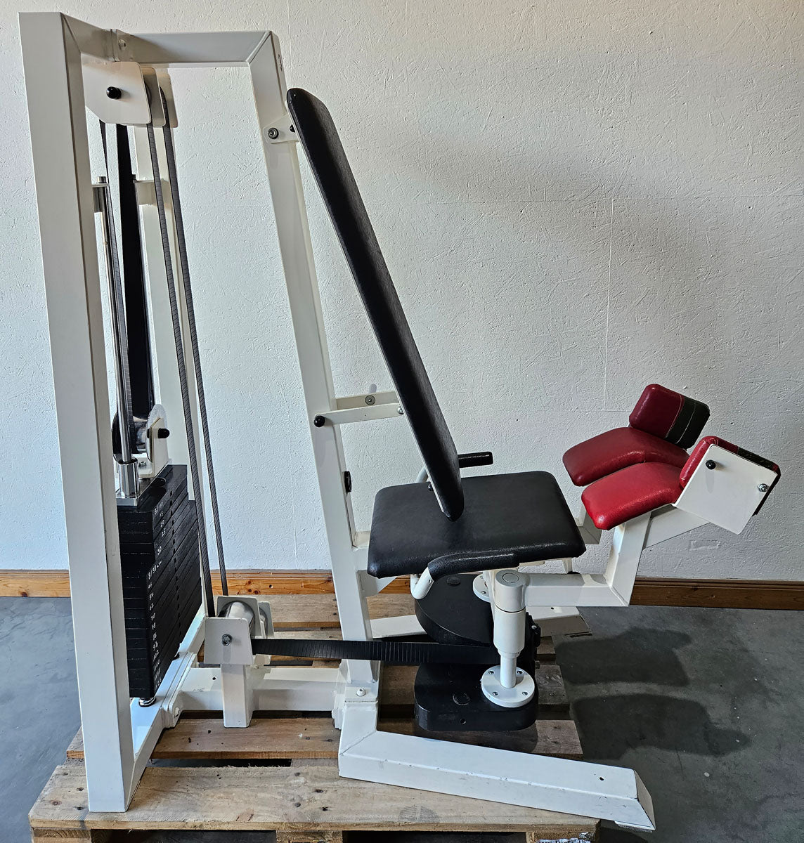 Gym80 Abduktorenmaschine, Hip Abductor, sitzend,  Oldschool Bodybuilding Kraftgerät - Edition oder Classic Line, Rahmenfarbe Weiß, gebraucht mit Gebrauchsspuren