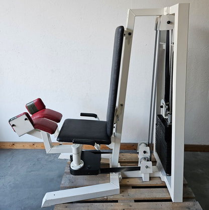 Gym80 Abduktorenmaschine, Hip Abductor, sitzend,  Oldschool Bodybuilding Kraftgerät - Edition oder Classic Line, Rahmenfarbe Weiß, gebraucht mit Gebrauchsspuren