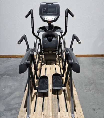 Cybex Arc Trainer 771AT Total Body, Crosstrainer, Ellipsentrainer mit höhenverstellbarer Rampe, Stepper, LED und Touch Display, Rahmenfarbe Silber, gebraucht - überholter Zustand