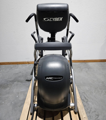 Cybex Arc Trainer 771AT Total Body, Crosstrainer, Ellipsentrainer mit höhenverstellbarer Rampe, Stepper, LED und Touch Display, Rahmenfarbe Silber, gebraucht - überholter Zustand