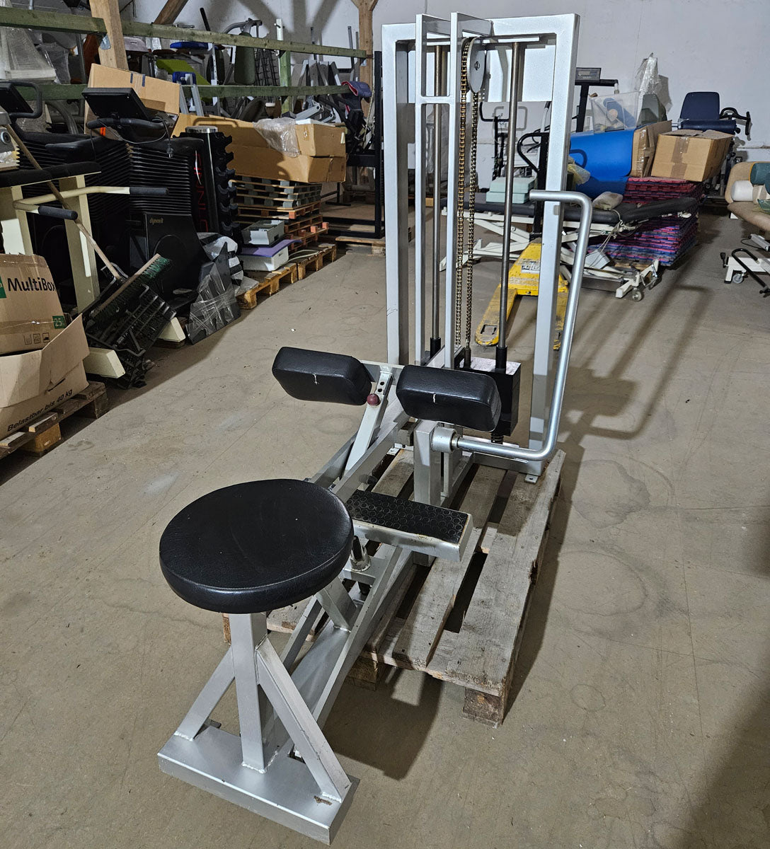 Galaxy Wadenmaschine, sitzend, Seated Calf, Oldschool Bodybuilding Kraftgerät, Rahmen Silber, gebraucht mit Gebrauchsspuren