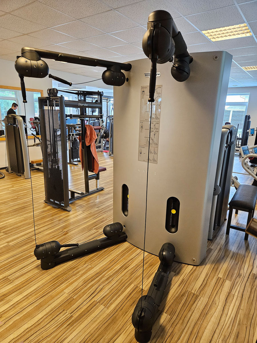 TechnoGym Kinesis One - Multistation Kabelzug Kraftstation mit zwei Gewichtsblöcken, gebraucht - überholter Zustand