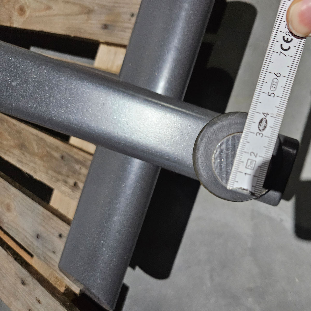 Plate-loaded abdominal machine, abdominal bench, sit-up ab crunch bench, T 500 crunch chair, Teuwsen Sports Equipment, frame color anthracite, used - reconditioned condition