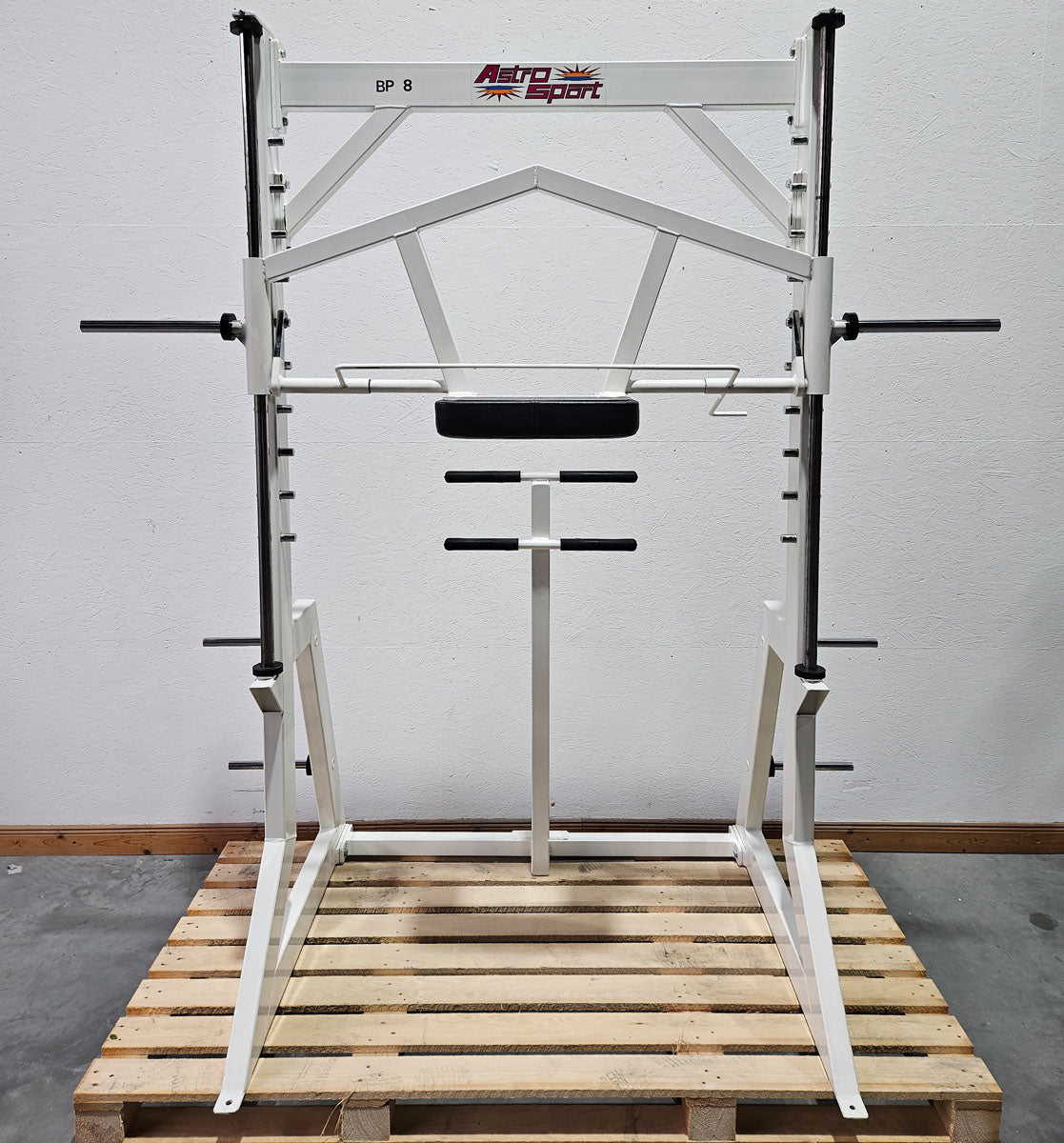 Astro Sport Multipresse für Kniebeugen, geführt, Squat Smith Machine, Oldschool Bodybuilding, Rahmenfarbe Weiß, gebraucht - überholter Zustand