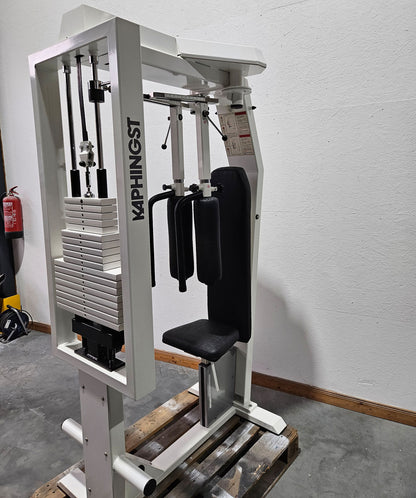 Kaphingst Haltungs und Bruststabilisator, Butterfly und Butterfly Reverse - 2 in 1 Kombimaschine, MPG, Fly and Rear Delt, Farbe Weiß, gebraucht - überholter Zustand