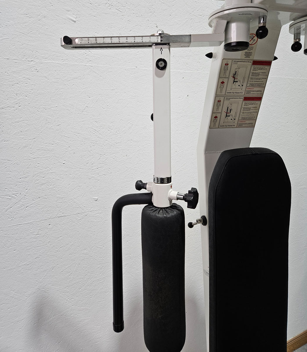 Kaphingst Haltungs und Bruststabilisator, Butterfly und Butterfly Reverse - 2 in 1 Kombimaschine, MPG, Fly and Rear Delt, Farbe Weiß, gebraucht - überholter Zustand