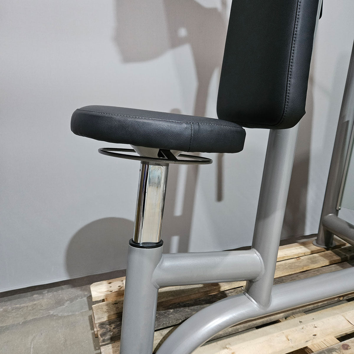 AS Sport bzw Proxowell Butterfly und Reverse, 2 in 1 KOMBIMASCHINE, Brust-Haltungsstabilisator, Rahmenfarbe Silber, gebraucht - überholter Zustand