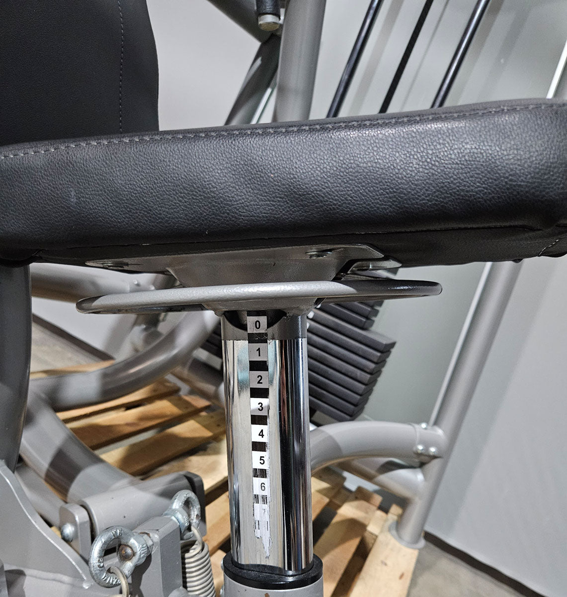 AS Sport bzw Proxowell Bankdrückmaschine, Brustpresse, Chestpress, Rahmenfarbe Silber, gebraucht mit Gebrauchsspuren