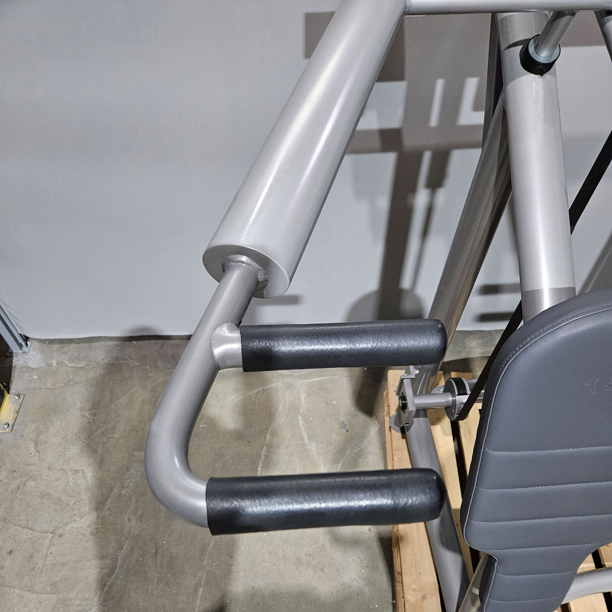 AS Sport or Proxowell shoulder press, shoulder press, overhead press, frame color silver, used - overhauled condition