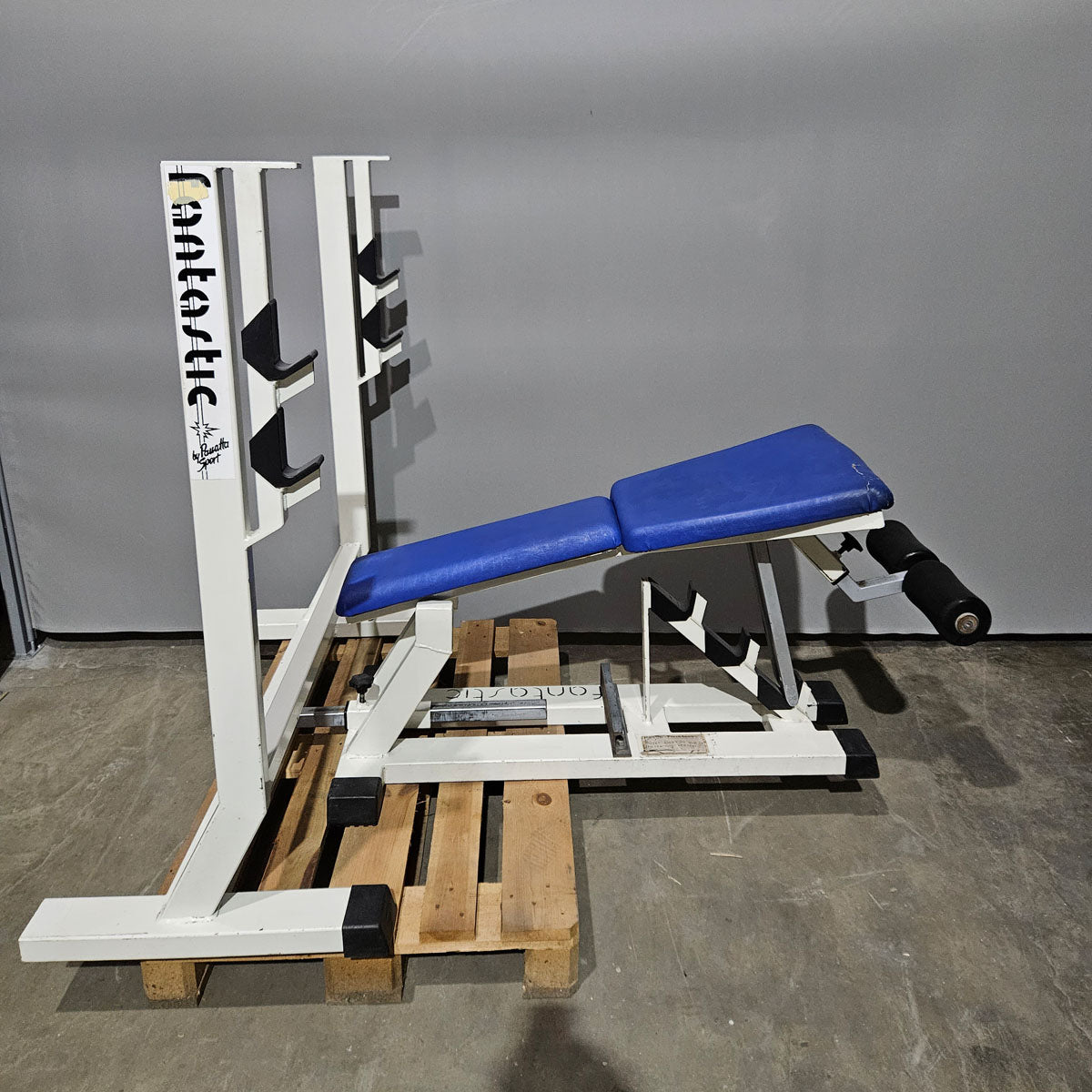 Panatta Hantelbank 3 in 1, Flachdrückerbank, Negativdrückerbank und Bauchbank in einem Gerät, Bankdrücken Fantastic, Oldschool Bodybuilding, Rahmenfarbe Weiß, gebraucht mit Gebrauchsspuren