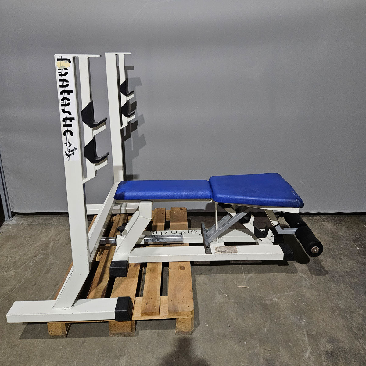 Panatta Hantelbank 3 in 1, Flachdrückerbank, Negativdrückerbank und Bauchbank in einem Gerät, Bankdrücken Fantastic, Oldschool Bodybuilding, Rahmenfarbe Weiß, gebraucht mit Gebrauchsspuren