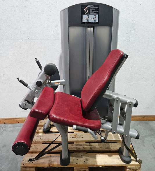 Life Fitness seated leg extension machine, Signature Series, 145 kg weight block, frame color silver, used - refurbished condition