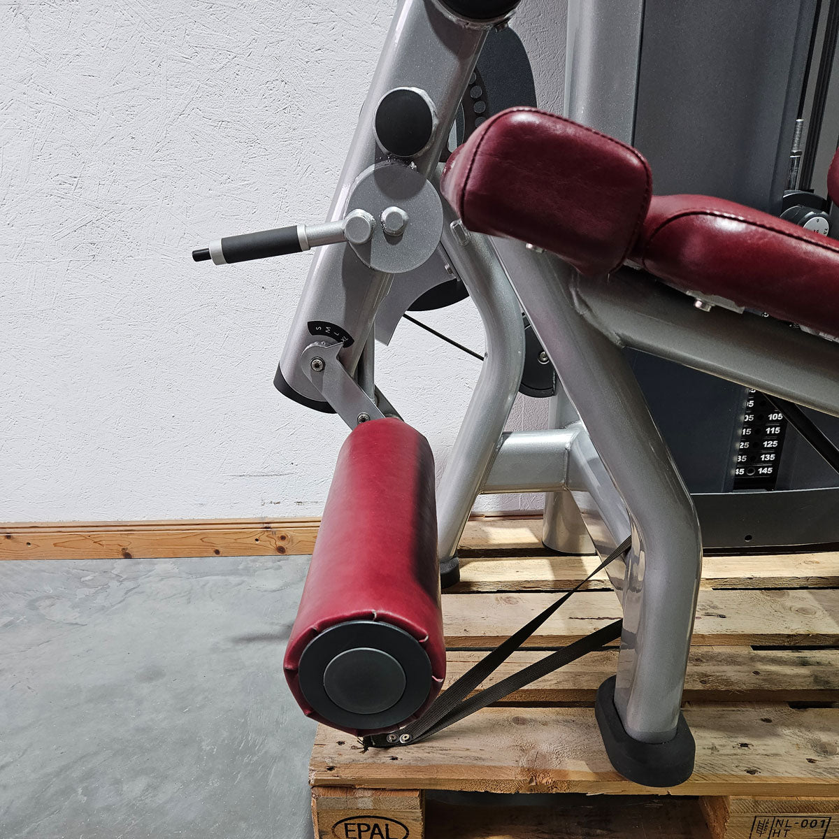 Life Fitness Beinstrecker sitzend, Leg Extension, Signature Serie, 145kg Gewichtsblock, Rahmenfarbe Silber, gebraucht - überholter Zustand