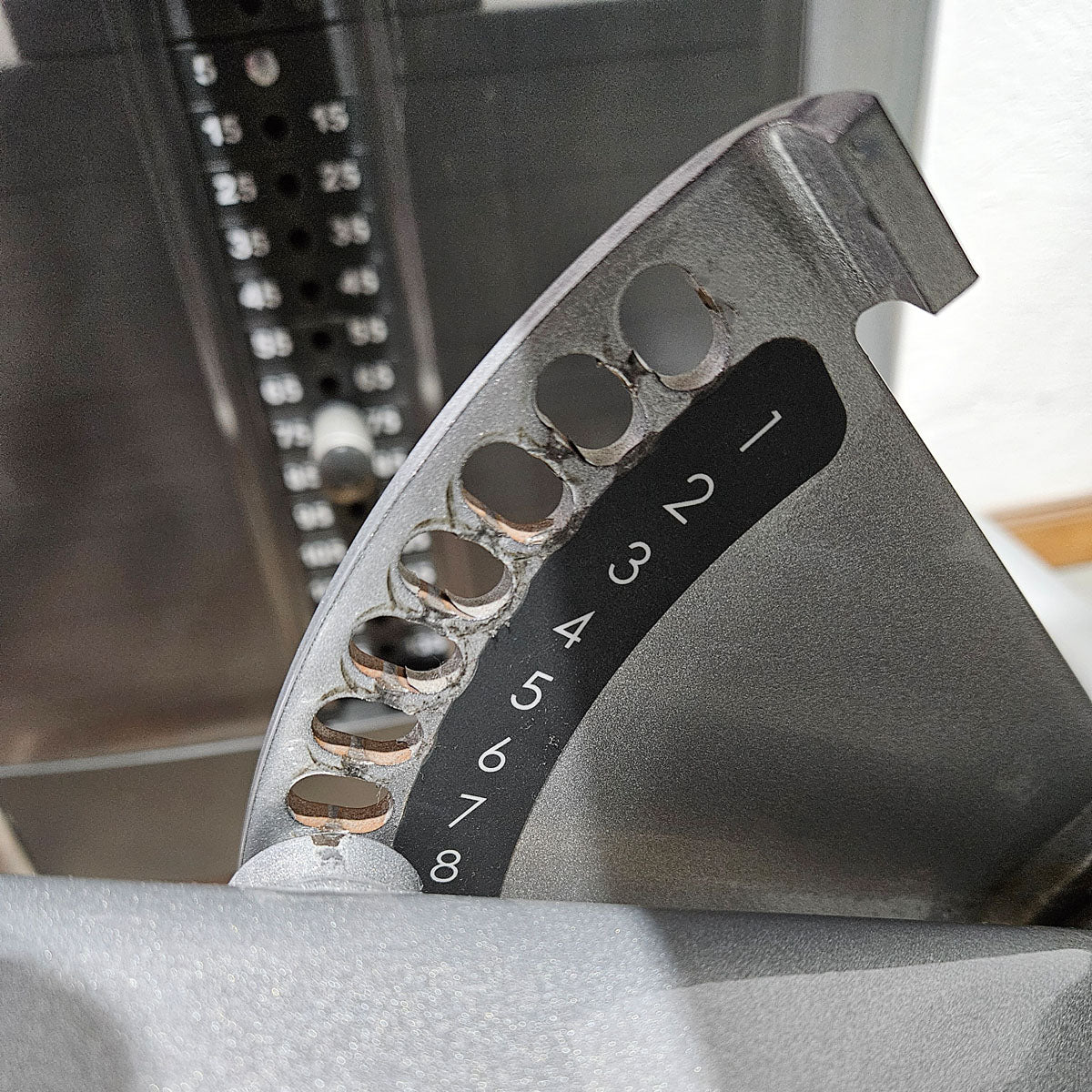 Life Fitness Beinstrecker sitzend, Leg Extension, Signature Serie, 145kg Gewichtsblock, Rahmenfarbe Silber, gebraucht - überholter Zustand