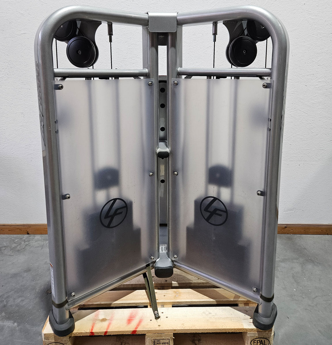 Life Fitness Chest Press, Bankdrückmaschine Dual Bilateral, Brustpresse mit drehbaren Griffen, Signature Series, Rahmenfarbe Silber, gebraucht - überholter Zustand