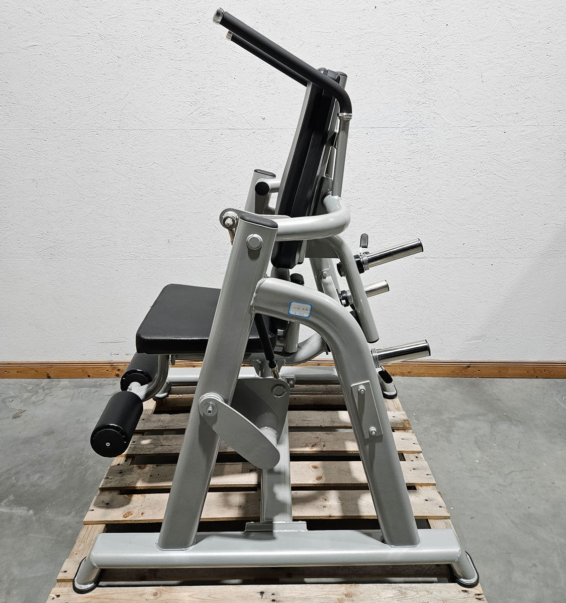 DankSport Abdominal Machine, Plate-loaded Strength Training Device, Abdominal Crunch, Abs Machine, Rotation Possible - Silver Frame - NEW