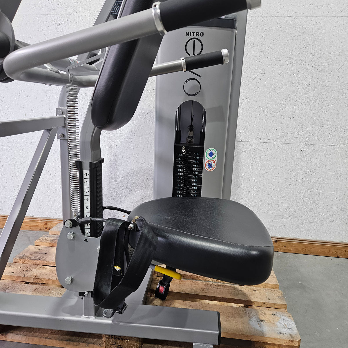Nautilus Nitro EVO Seated Dip Machine, Dips Trizepsmaschine, Armstrecker Stützstemme, Rahmenfarbe Silber, gebraucht - überholter Zustand
