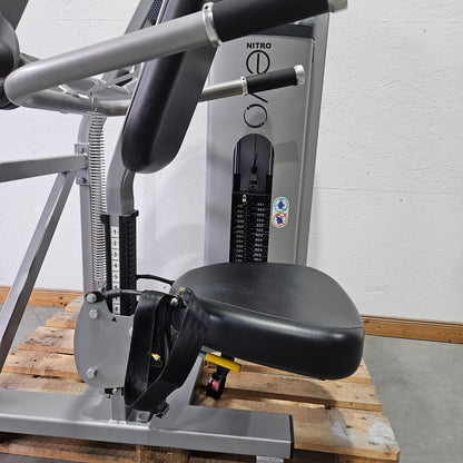 Nautilus Nitro EVO Seated Dip Machine, Dips Trizepsmaschine, Armstrecker Stützstemme, Rahmenfarbe Silber, gebraucht - überholter Zustand