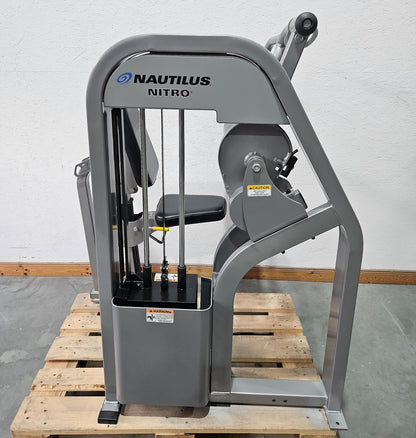 Nautilus Nitro V-Triceps Extension, Trizepsmaschine horizontal, Triceps Extension, Rahmenfarbe Silber, gebraucht - überholter Zustand
