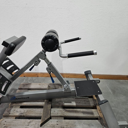 Nautilus Nitro Hyperextension, Rückenstreckerbank, 45° verstellbar, Adjustable Hip Extension F3AHE, Rahmenfarbe Silber, gebraucht - überholter Zustand