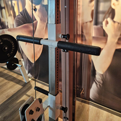 Gym80 Kabelzug höhenverstellbar, zwei Auszüge, Seilzug, Zugapparat 55kg, Rahmenfarbe Weiß, gebraucht - geprüfter Zustand mit Gebrauchsspuren