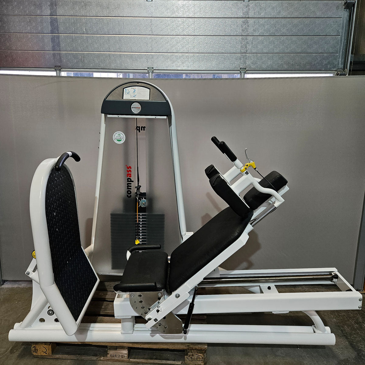 Proxomed Funktionsstemme Compass 530, Beinpresse verstellbar, MPG, Reha, Rahmenfarbe Weiß, Polster Schwarz, gebraucht - überholter Zustand