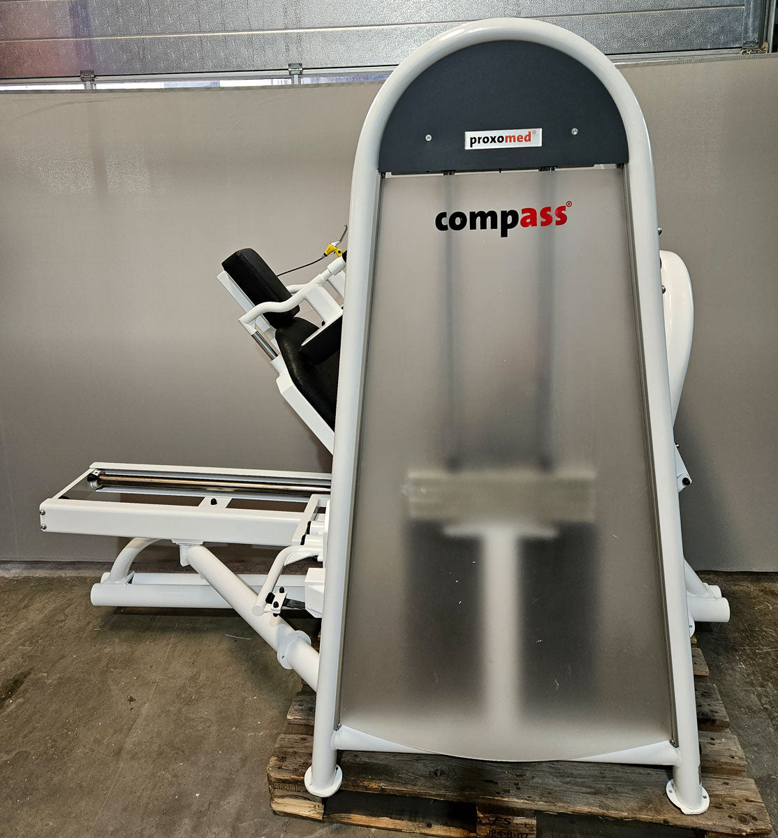 Proxomed Funktionsstemme Compass 530, Beinpresse verstellbar, MPG, Reha, Rahmenfarbe Weiß, Polster Schwarz, gebraucht - überholter Zustand