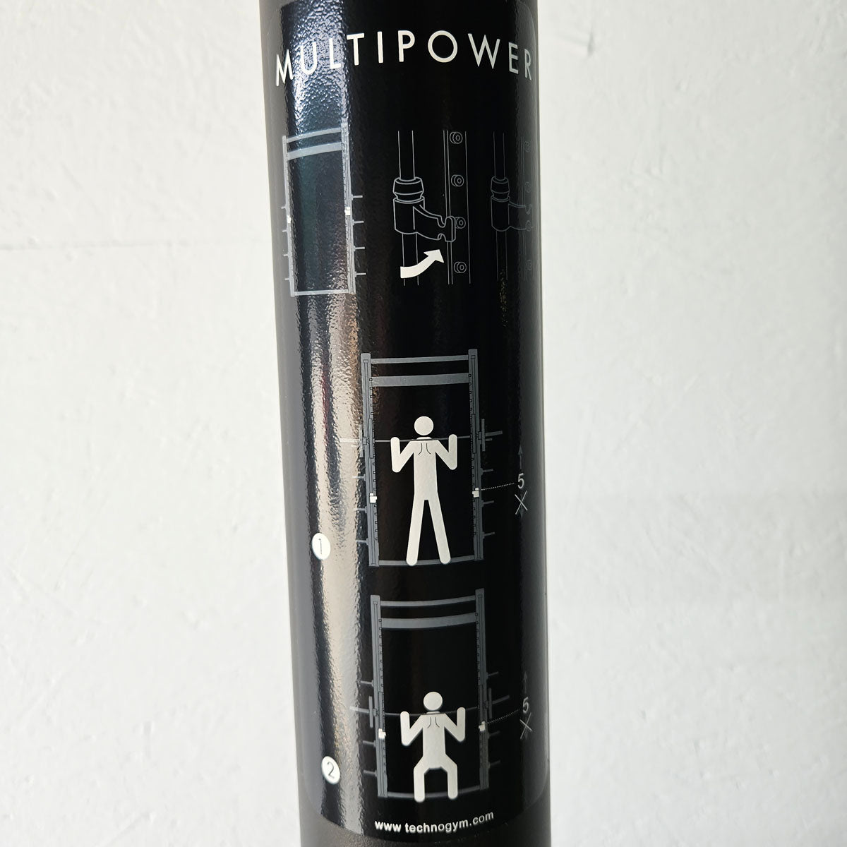 Technogym Multipower Multipresse geführt, Smith Machine, Scheibenaufnahme, Rahmenfarbe Schwarz, gebraucht - überholter Zustand