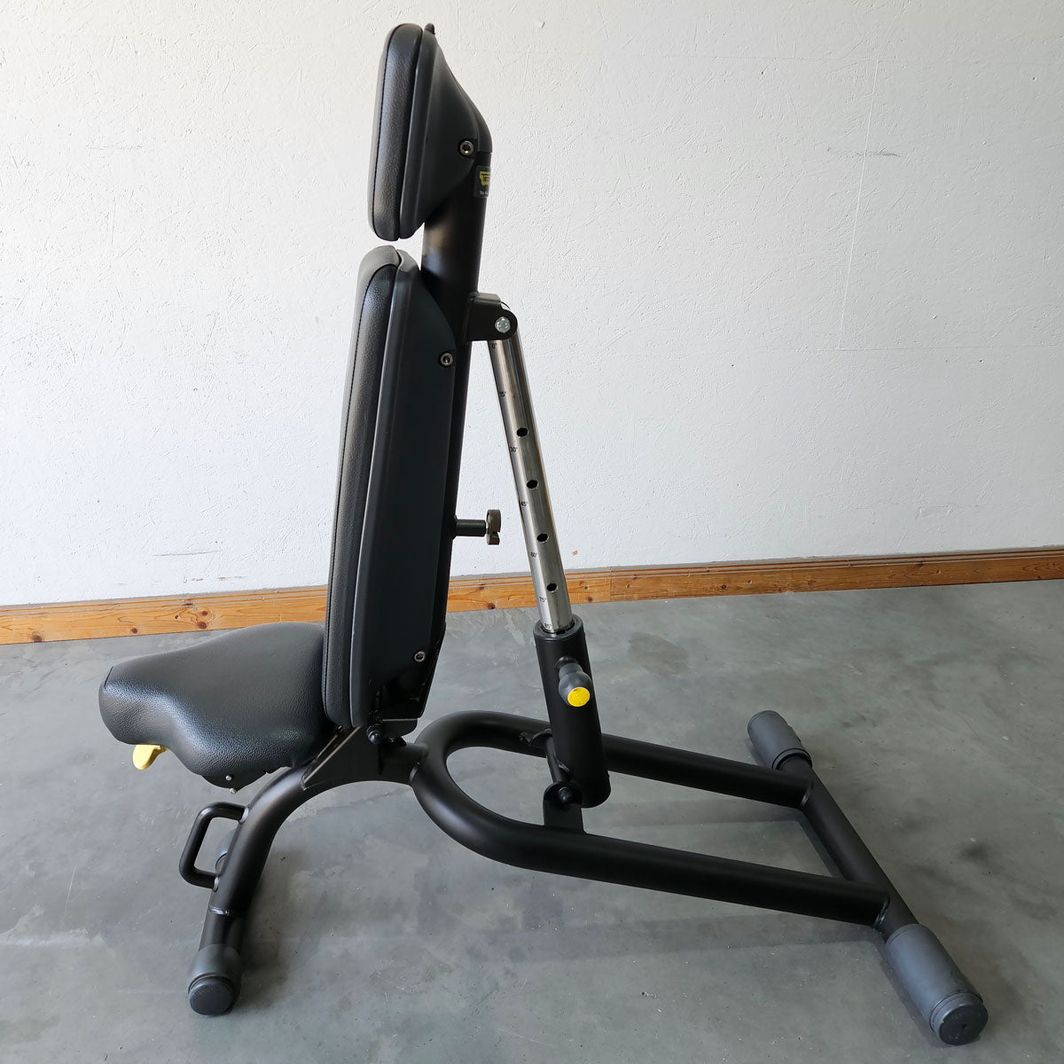 Technogym verstellbare Hantelbank ohne Ablagen, Multibank, Universalbank, Adjustable Bench, Rahmenfarbe Schwarz, gebraucht - überholter Zustand