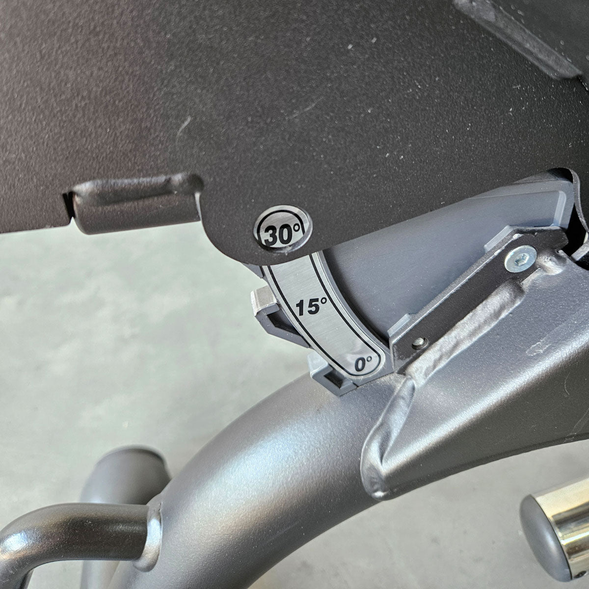 Technogym verstellbare Hantelbank ohne Ablagen, Multibank, Universalbank, Adjustable Bench, Rahmenfarbe Schwarz, gebraucht - überholter Zustand