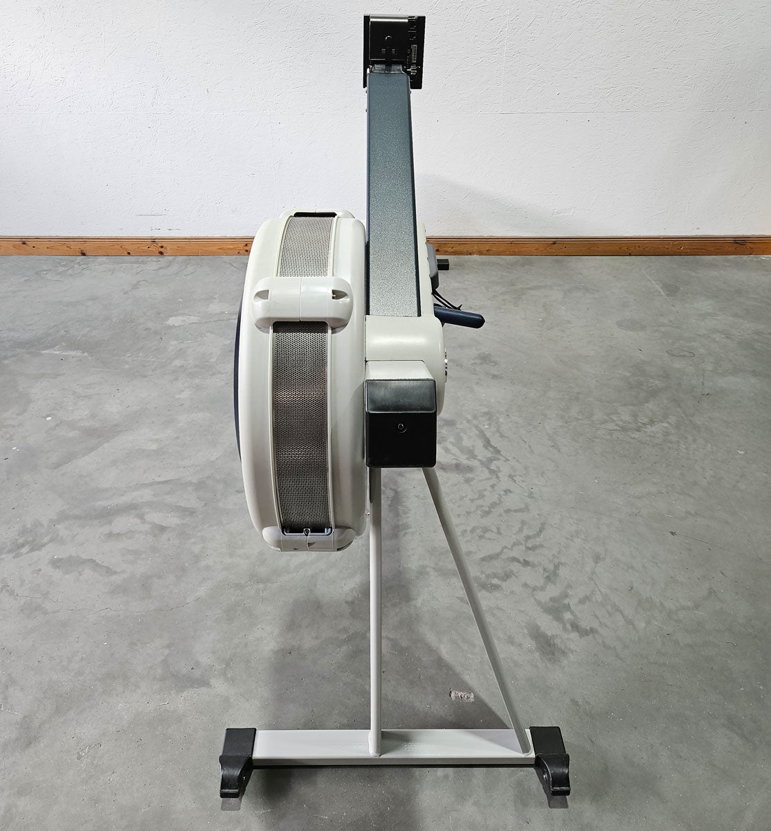 Concept2 rowing machine Model E with PM4 monitor - identical to RowErg with high legs, color light gray, used - tested condition