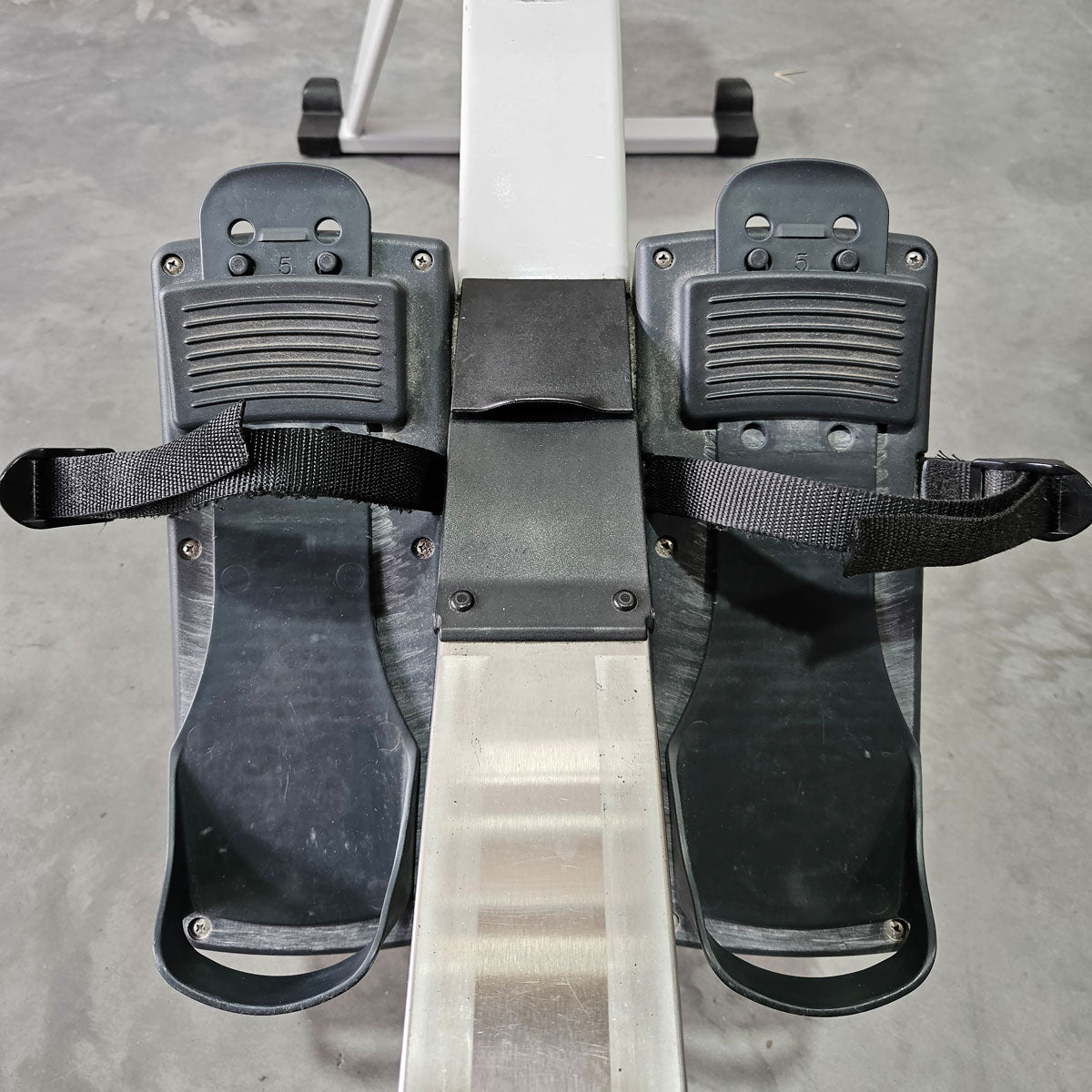 Concept2 rowing machine Model E with PM4 monitor - identical to RowErg with high legs, color light gray, used - tested condition