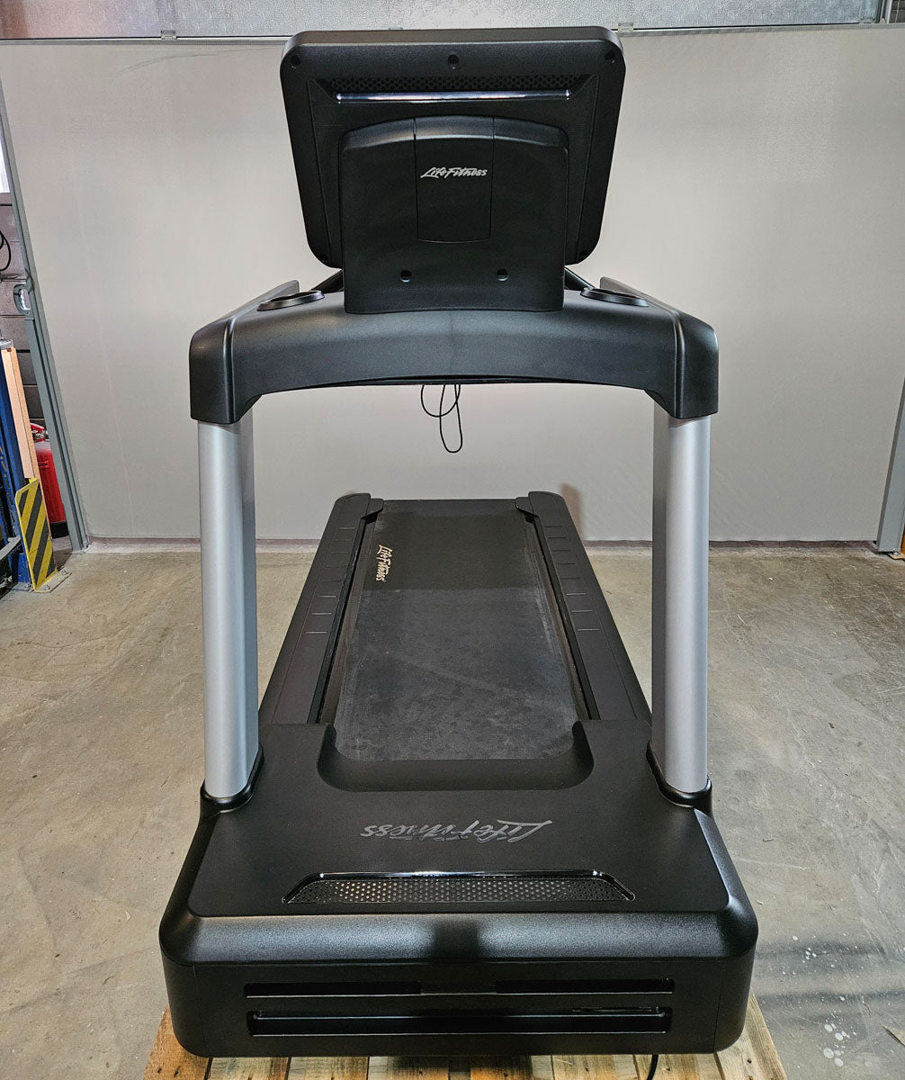 Cardio equipment set 8 pieces from Life Fitness, Integrity X, new models, 2 treadmills, 2 cross trainers, 2 ergometers and 2 recumbents etc., used - refurbished condition