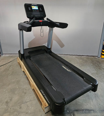 Cardio equipment set 8 pieces from Life Fitness, Integrity X, new models, 2 treadmills, 2 cross trainers, 2 ergometers and 2 recumbents etc., used - refurbished condition
