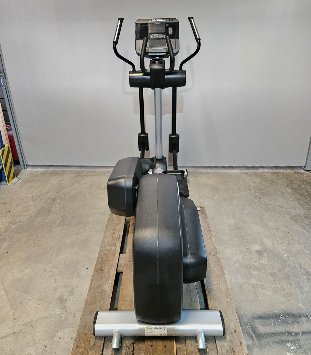 Cardio equipment set 8 pieces from Life Fitness, Integrity X, new models, 2 treadmills, 2 cross trainers, 2 ergometers and 2 recumbents etc., used - refurbished condition