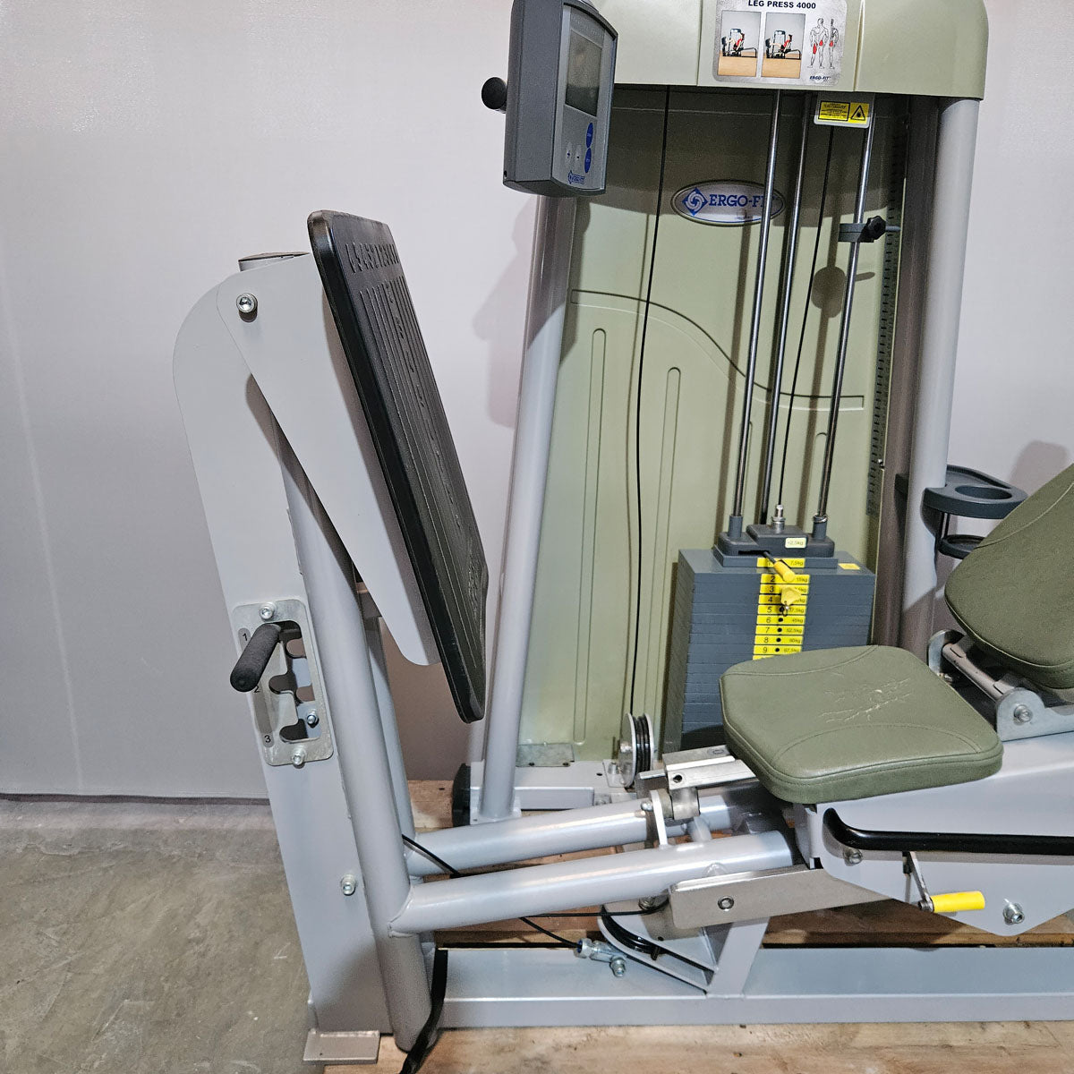 Ergo-Fit Funktionsstemme, Beinpresse verstellbar, 172,5kg Gewichtsblock, 4000 S MED Serie, MPG, Reha, Rahmenfarbe Silber, gebraucht - überholter Zustand
