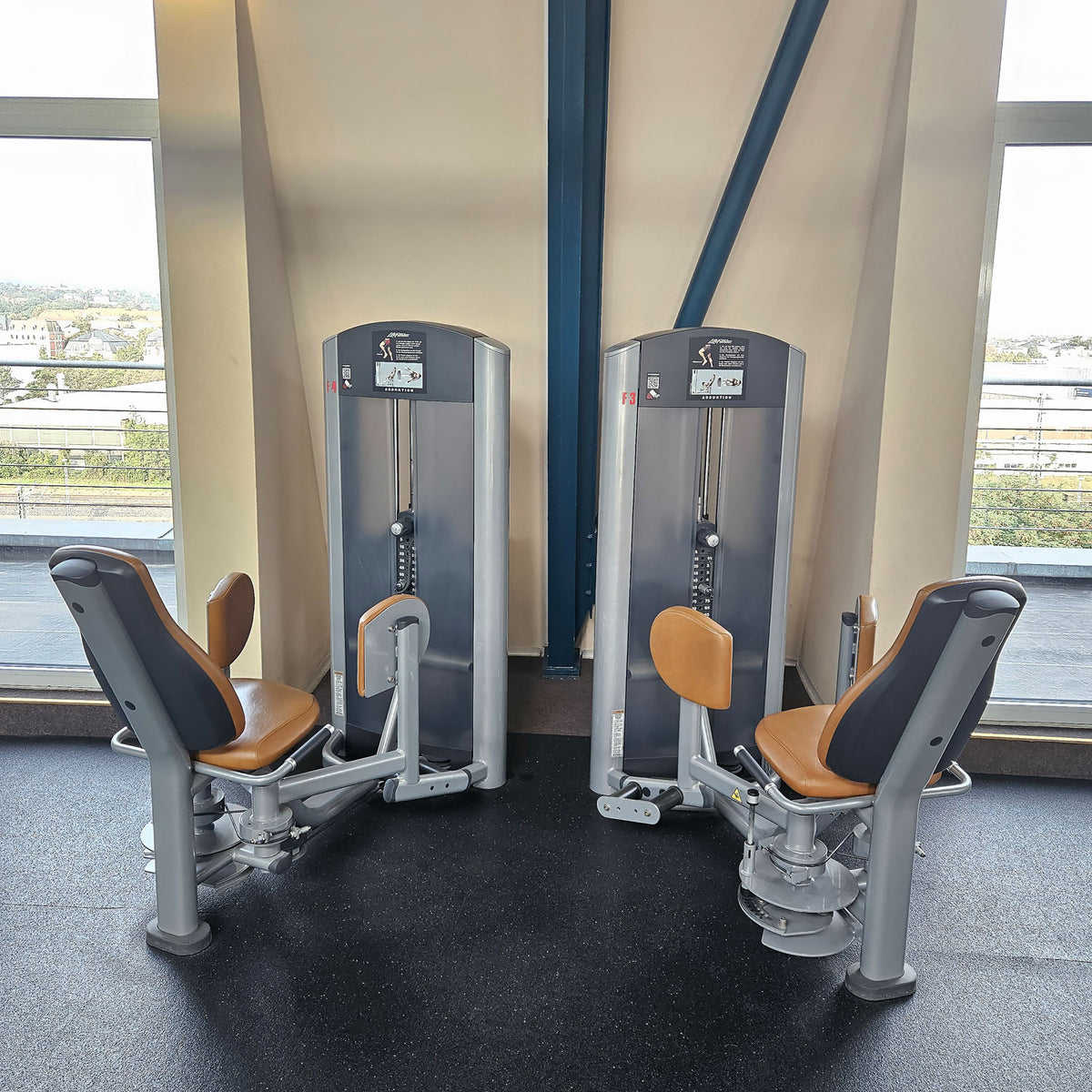 Life Fitness & Hammer Strength - 95 Fitnessgeräte - 105 Stationen, Kraftgeräte, Cardiogeräte, Plate loaded Geräte, Bänke etc - komplettes Fitnessstudio - gebraucht, überholter TOP Zustand