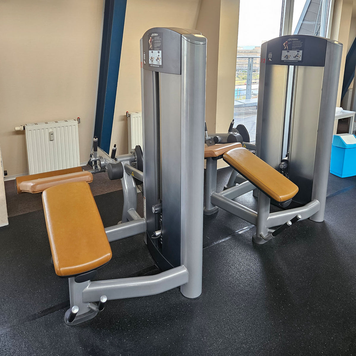 Life Fitness & Hammer Strength - 95 Fitnessgeräte - 105 Stationen, Kraftgeräte, Cardiogeräte, Plate loaded Geräte, Bänke etc - komplettes Fitnessstudio - gebraucht, überholter TOP Zustand