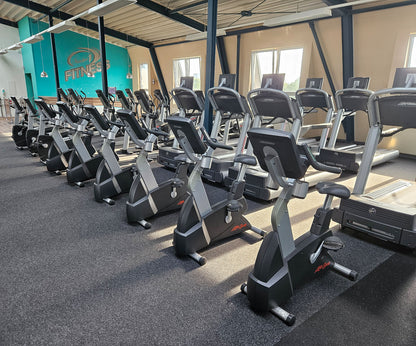 Life Fitness & Hammer Strength - 95 Fitnessgeräte - 105 Stationen, Kraftgeräte, Cardiogeräte, Plate loaded Geräte, Bänke etc - komplettes Fitnessstudio - gebraucht, überholter TOP Zustand