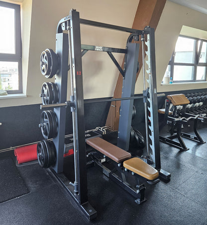 Life Fitness & Hammer Strength - 95 Fitnessgeräte - 105 Stationen, Kraftgeräte, Cardiogeräte, Plate loaded Geräte, Bänke etc - komplettes Fitnessstudio - gebraucht, überholter TOP Zustand