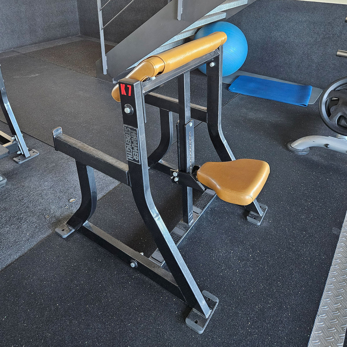 Life Fitness & Hammer Strength - 95 Fitnessgeräte - 105 Stationen, Kraftgeräte, Cardiogeräte, Plate loaded Geräte, Bänke etc - komplettes Fitnessstudio - gebraucht, überholter TOP Zustand
