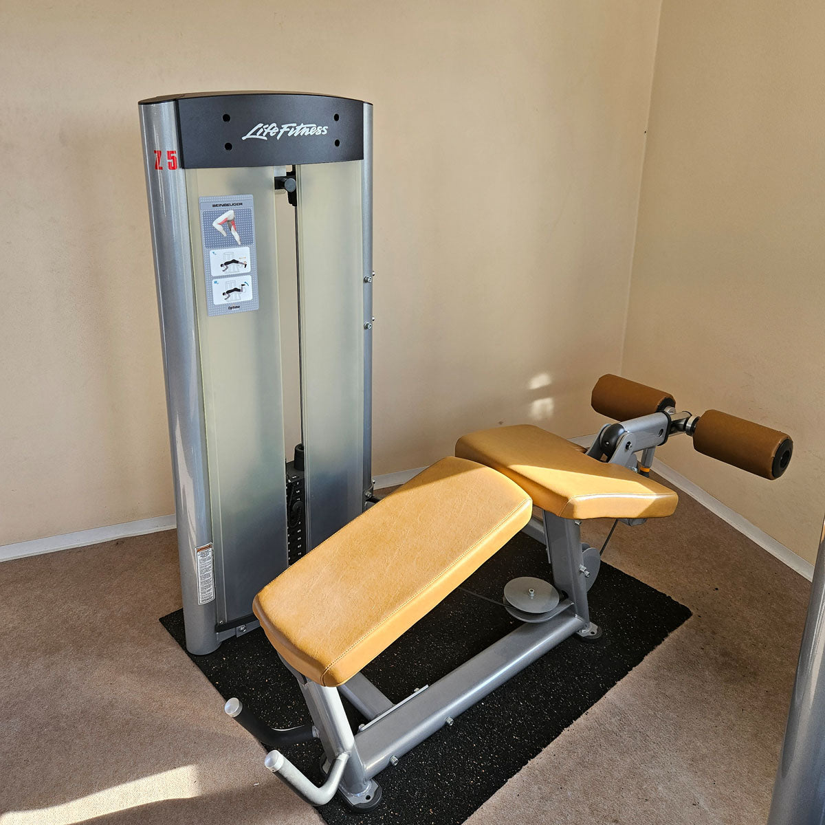 Life Fitness Optima Series - 12 Kraftgeräte im Set, 14 Trainingsstationen, Farbe Silber, gebraucht - überholter Zustand