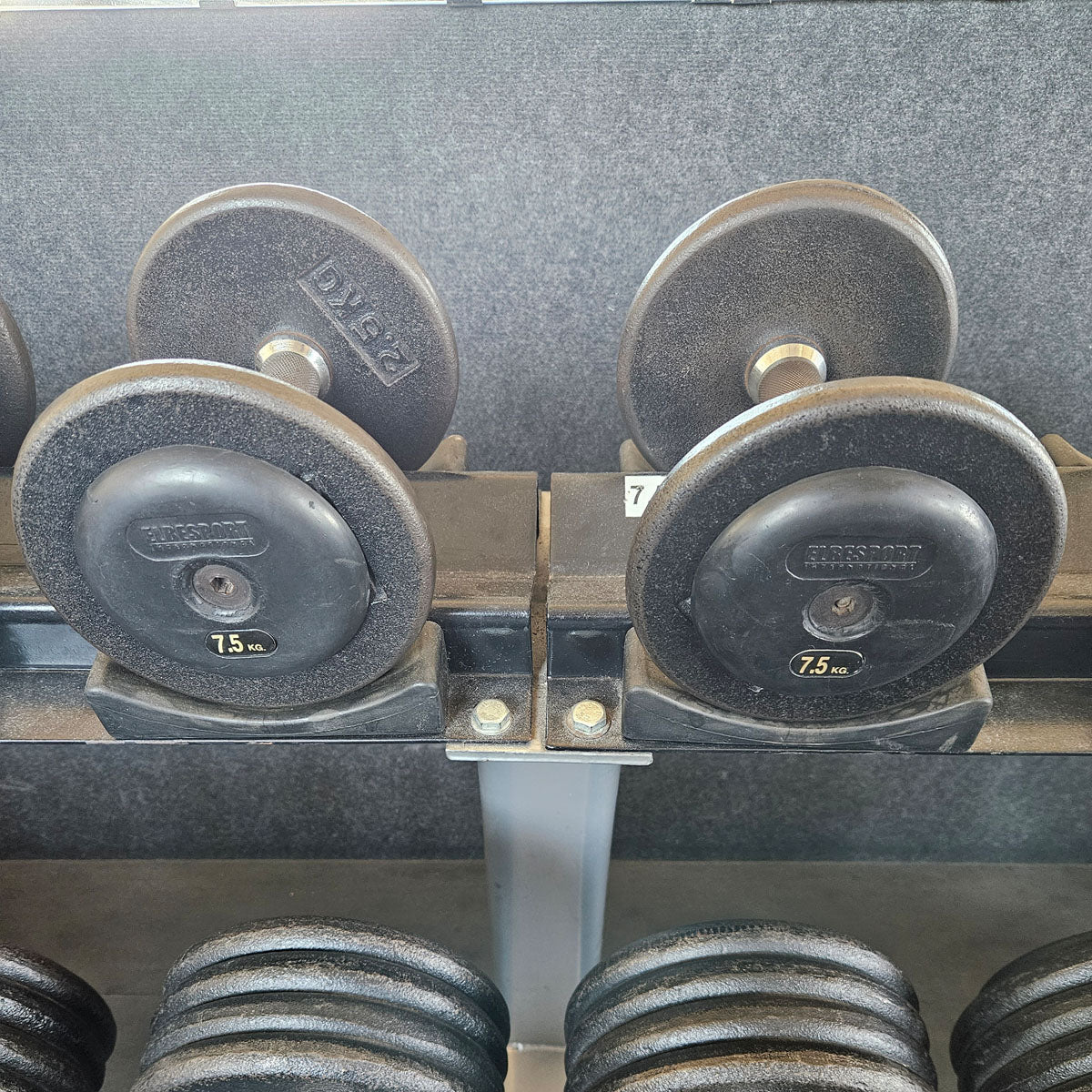 ElbeSport cast iron dumbbell set from 2.5 to 60 kg in 2.5 kg increments (24 pairs) Oldschool, INCLUDING dumbbell racks, used - with signs of wear