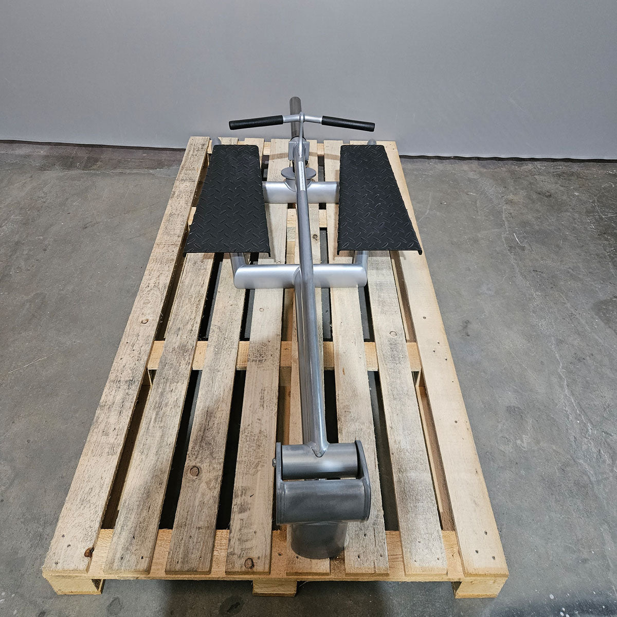Gym80 Sygnum T-Bar Row Ruderstation - Ähnlich Pure Kraft 4018 Rudermaschine bzw 4138 Bodenhantel - Plate loaded Kraftgerät Rudern, Rahmen Silber, gebraucht - überholter Zustand