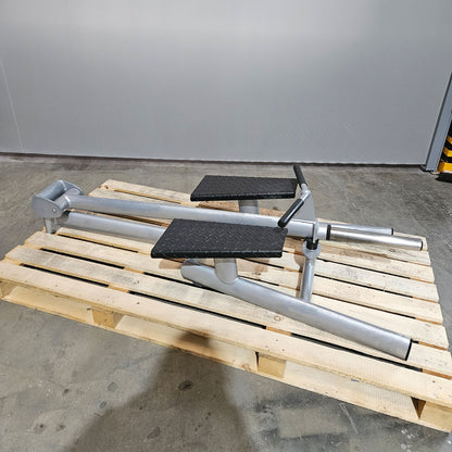 Gym80 Sygnum T-Bar Row Ruderstation - Ähnlich Pure Kraft 4018 Rudermaschine bzw 4138 Bodenhantel - Plate loaded Kraftgerät Rudern, Rahmen Silber, gebraucht - überholter Zustand